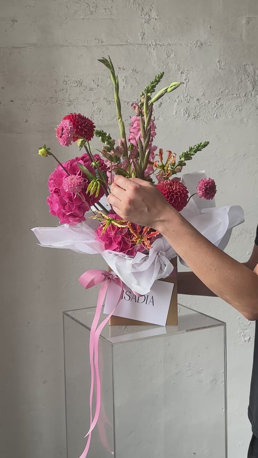 Small Isadia x Valentines bouquet