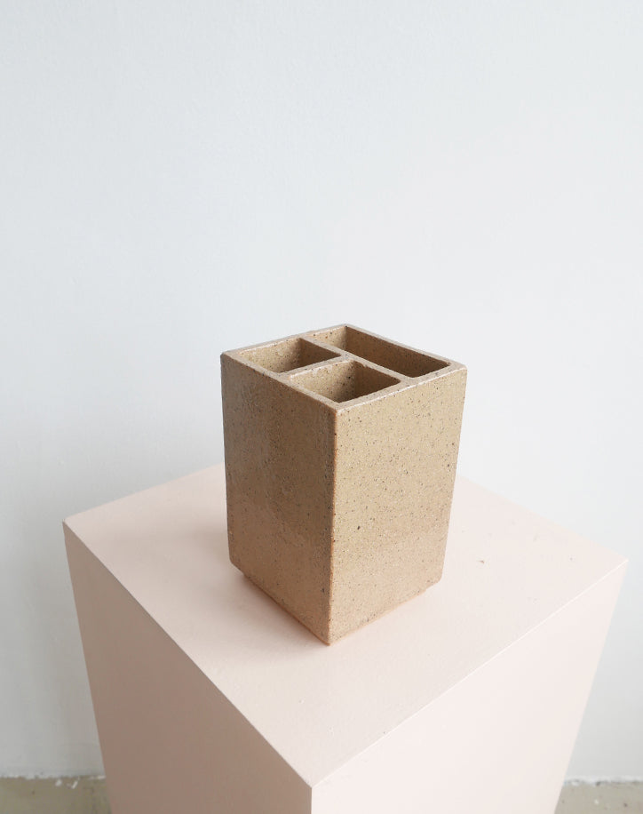 Isadia x Misma Anaru Vase