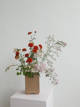 Load image into Gallery viewer, Isadia x Misma Anaru Vase
