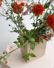 Load image into Gallery viewer, Isadia x Misma Anaru Vase
